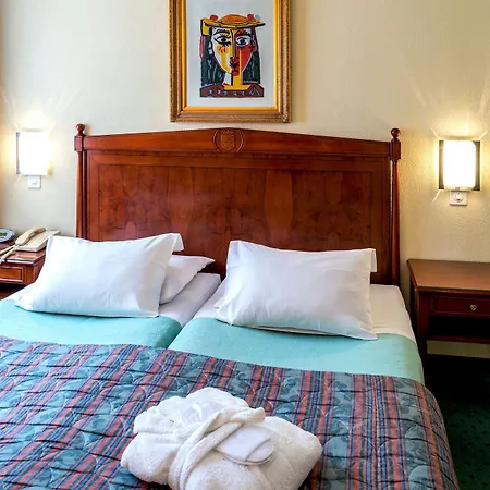 Churchill Hotel 4*