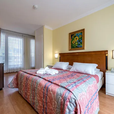 Churchill 4* Geneva