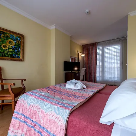 Churchill Hotel